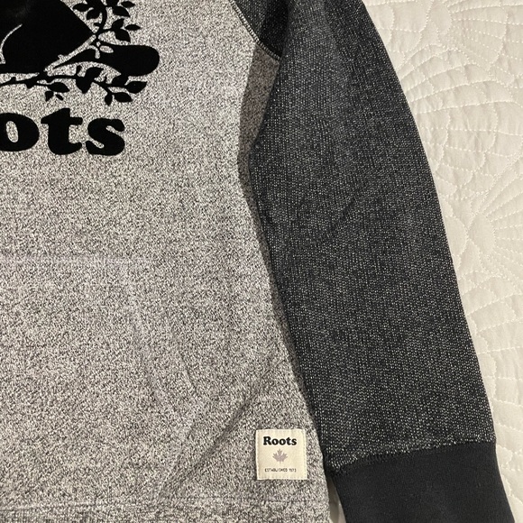 Roots Hoodie Kids Size XL - Picture 6 of 11